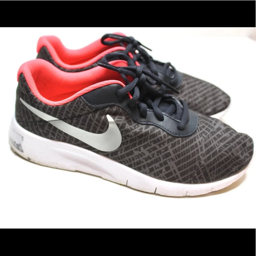 Nike | Pink/Grey Tanjun Print Athletic Running Sneakers